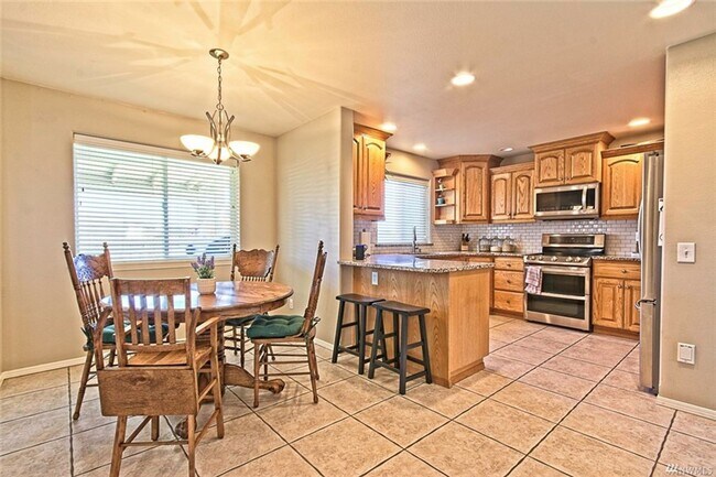 Foto del edificio - Beautiful 4 Bedroom Home