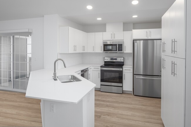 Redwood 2 Bedroom 2 Bathroom Kitchen - McKinney Lane Apartments
