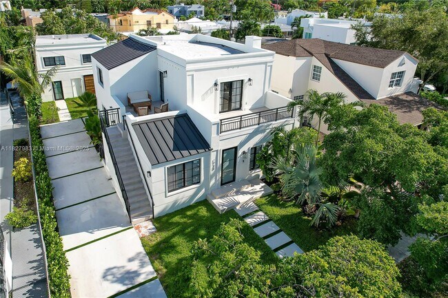 Foto del edificio - 1720 SW 11th St
