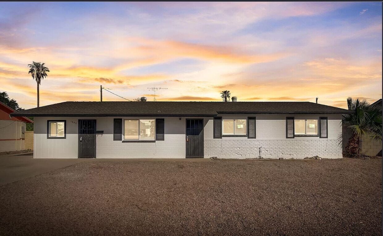Welcome to 1938 E Palmcroft Dr - 1938 E Palmcroft Dr
