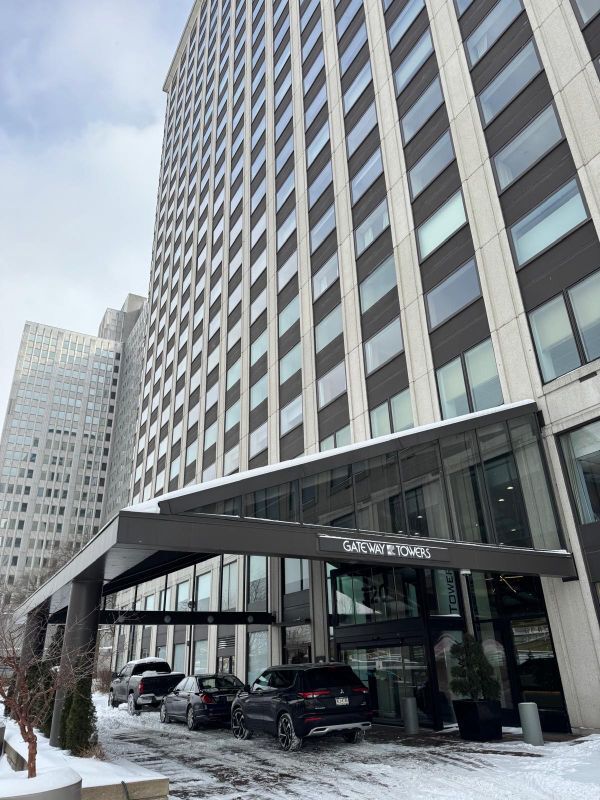 Building Photo - 320 Fort Duquesne Blvd