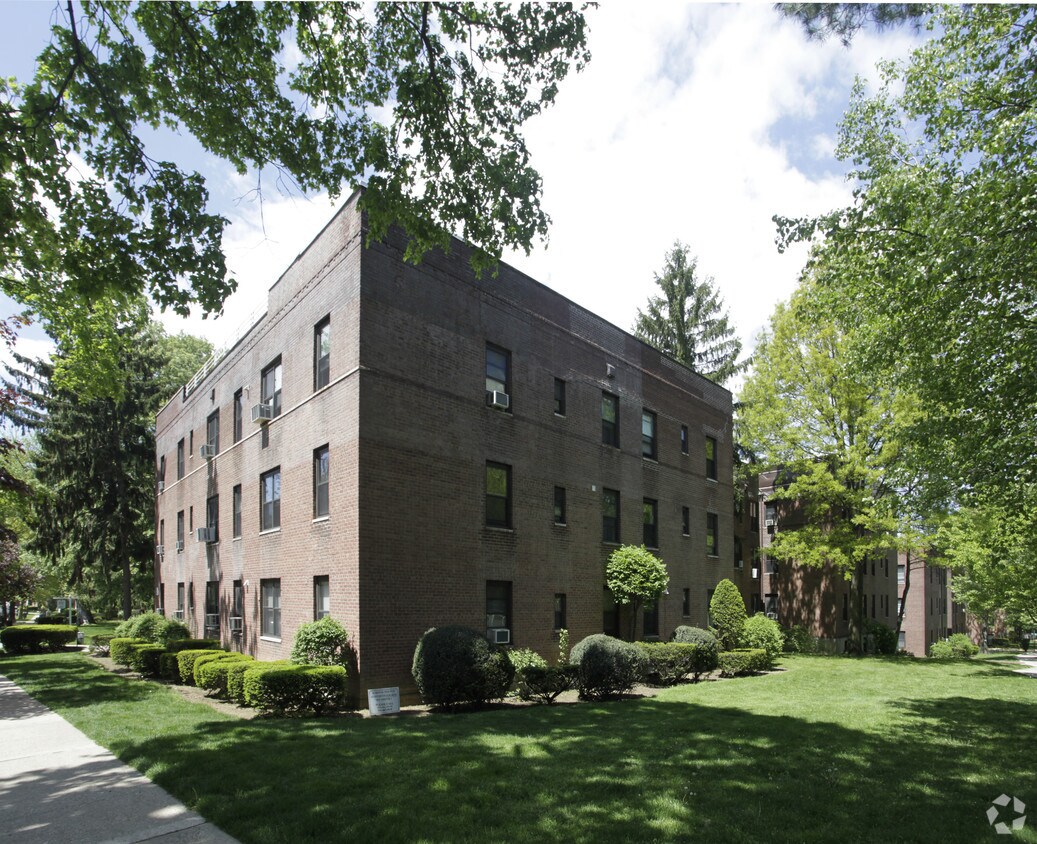 Foto del edificio - 21-23 Schenck Ave