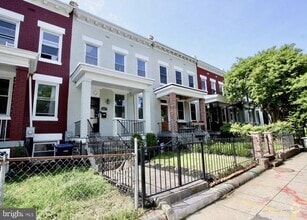 Building Photo - 627 M St NE