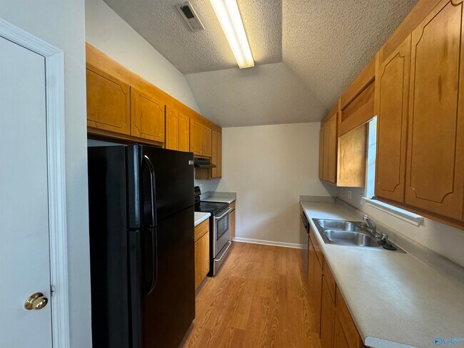 Foto del edificio - 104 Maple Valley Dr
