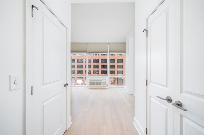 Building Photo - 1400 Hudson St