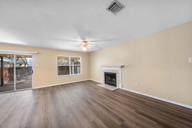 Foto del edificio - 3 Bedroom/2.5 Bath The Village At Rustic Park