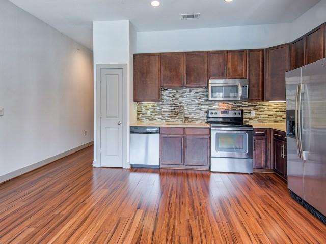 Foto del edificio - 3300 Travis St