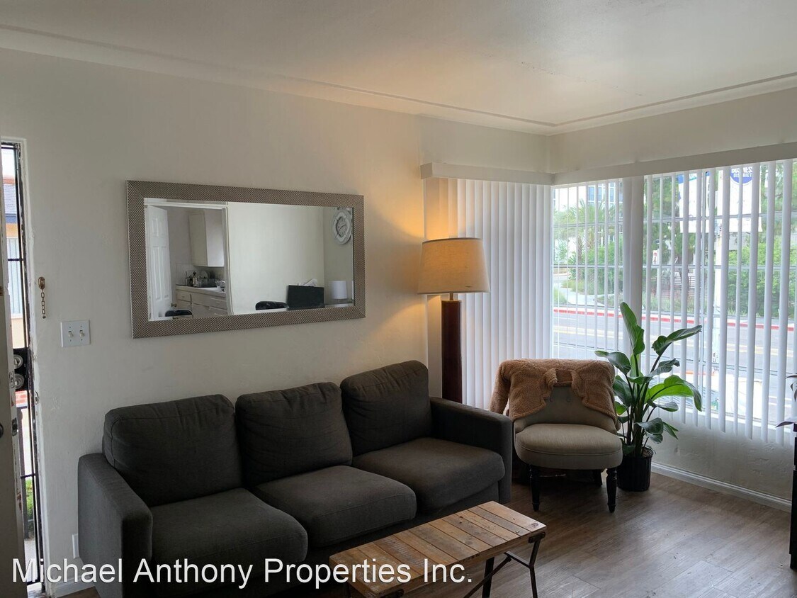 Foto principal - 6181-6191 Montezuma Rd