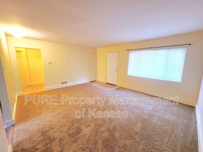 Building Photo - 1404 SW 37th St