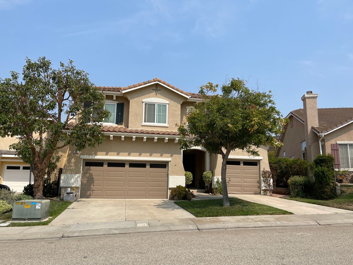 Primary Photo - Spacious 4 bed 3 bath Newbury park home