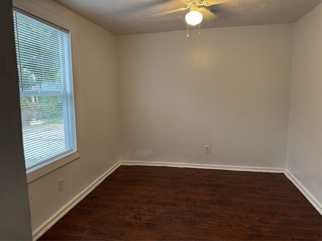 Foto del edificio - 8308 Lenore St