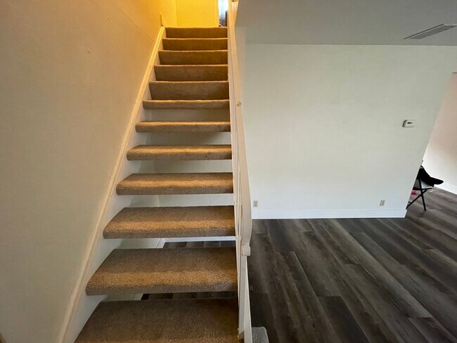 Stairs - 4430 Seminole Way
