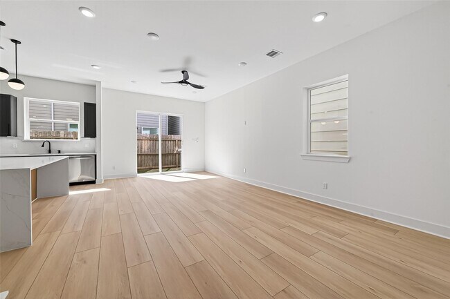 Building Photo - 951 Highland Lgt Ln