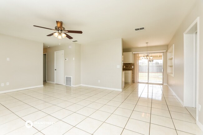 Building Photo - 4424 Edgebrook Dr