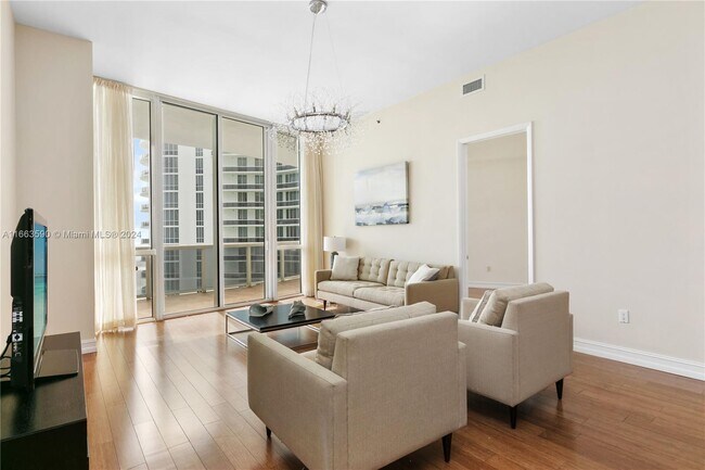 Foto del edificio - 15901 Collins Ave