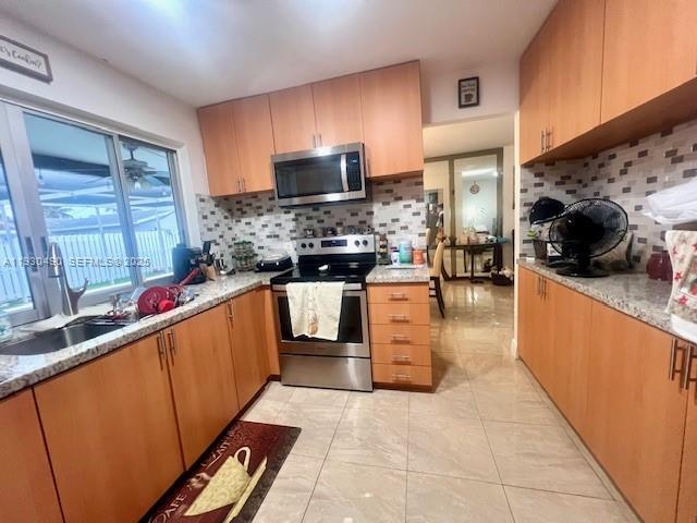 Foto del edificio - 10631 NW 28th St