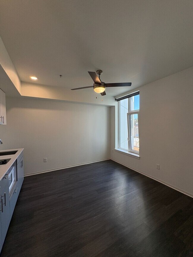 Interior Photo - Koz on Sandy