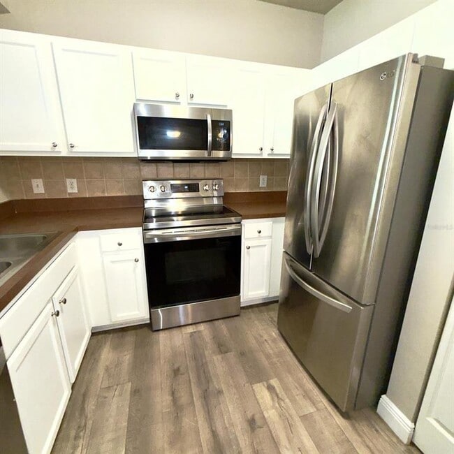 Foto del edificio - 12861 Madison Pointe Cir