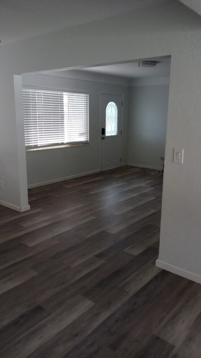 Foto del edificio - 6744 36th Ave N