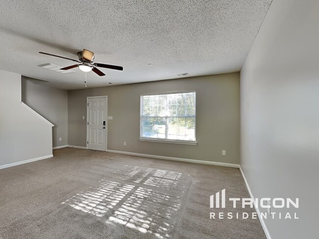 Foto del edificio - 198 Brantley Pl Dr