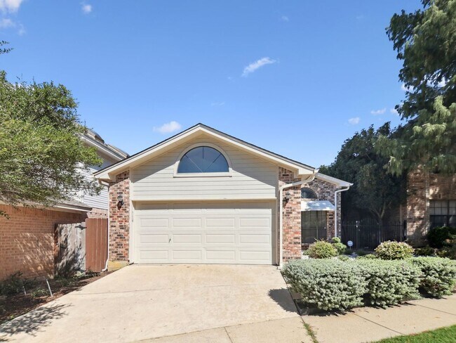Foto del edificio - Spacious 2 Bedroom, 2 Bathroom Home in Eag...