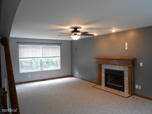 Building Photo - 3 br, 2.5 bath House - 3753 Gina Ter