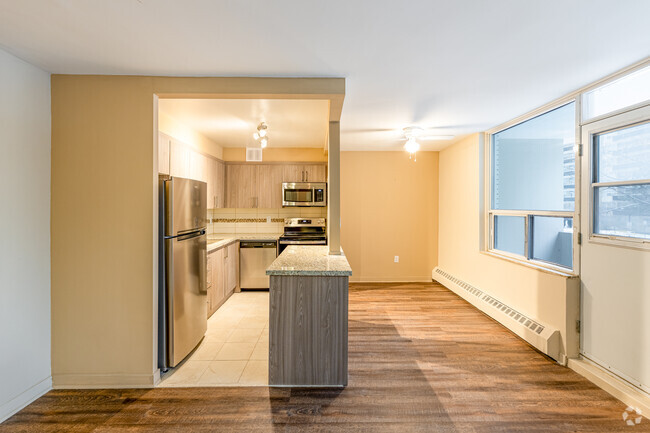 2BR1BA - Redpath Tower