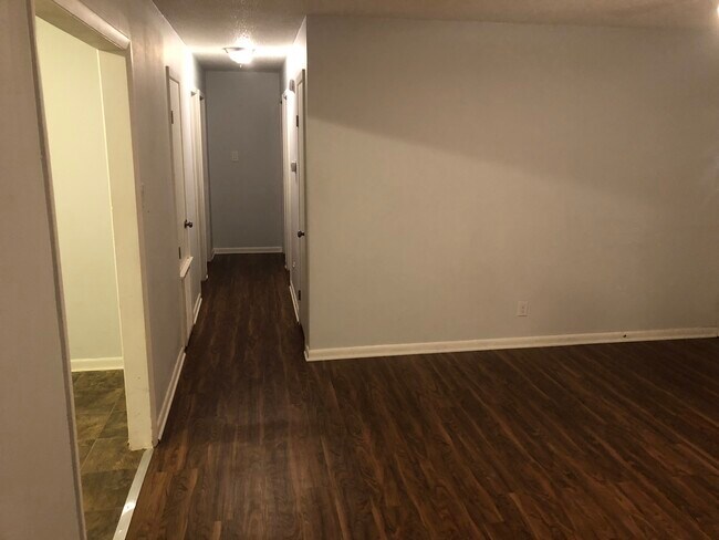 Foto del edificio - 209 N Oak St