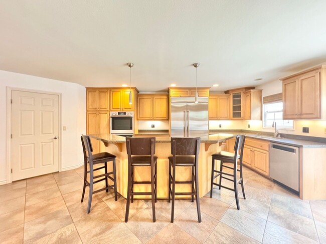 Foto del edificio - Beautiful 4Bd/2Ba Home In Huntington Beach