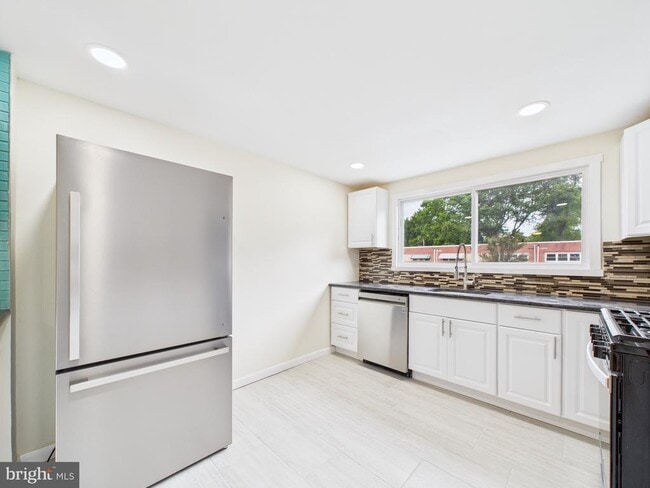Foto del edificio - 2033 Valleyview Dr