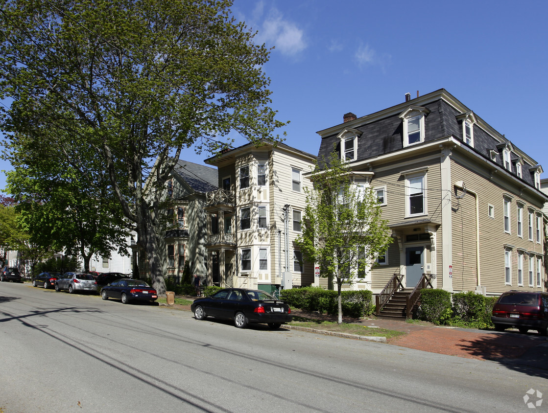 553 Cumberland Avenue - 553 Cumberland Ave