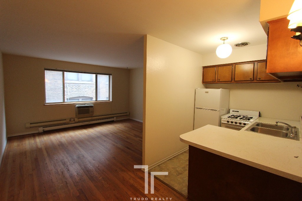 Foto principal - 660 W Wrightwood Ave