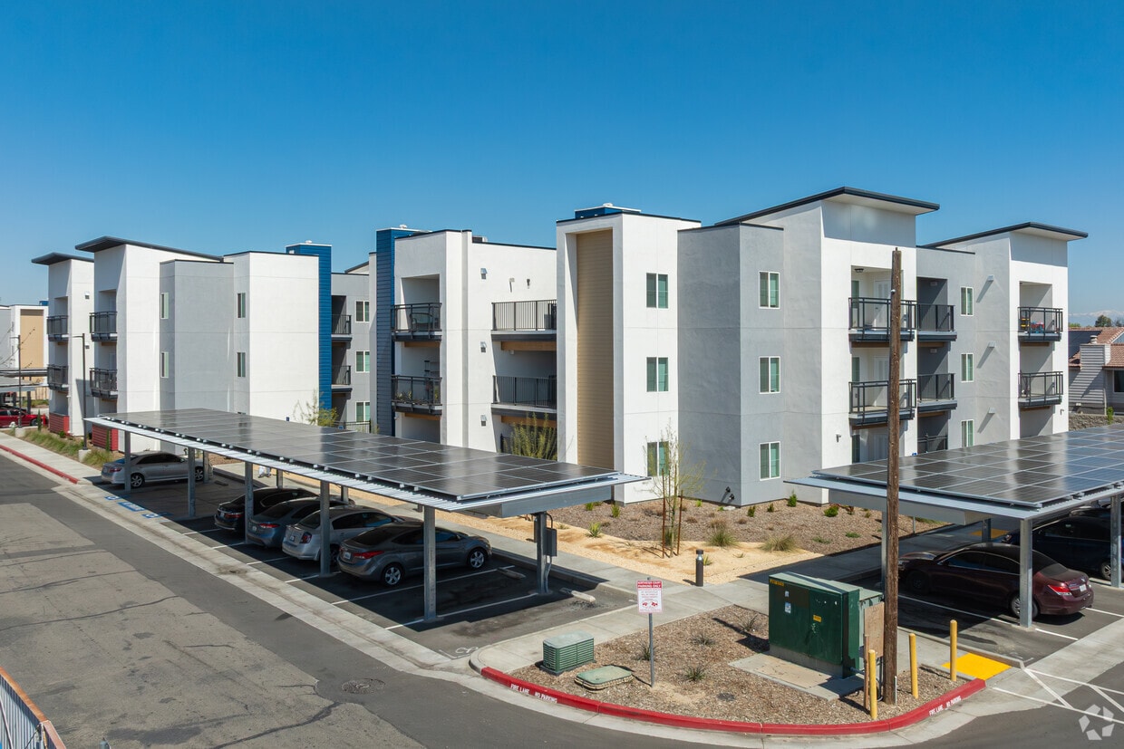 664-682 Northstar Dr - Building - Northstar Courts