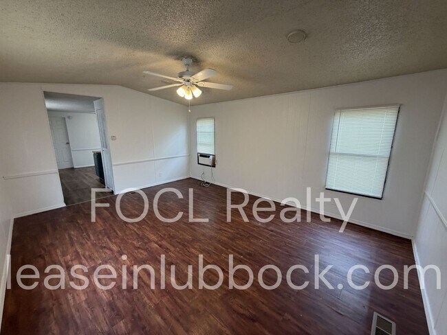 Building Photo - 122 N County Rd