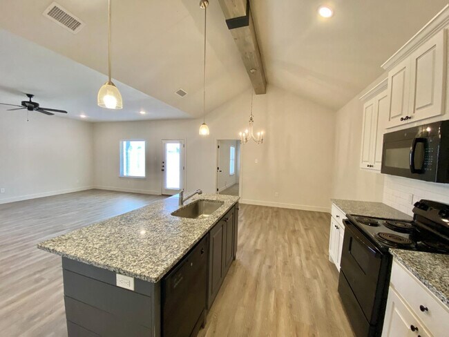 Building Photo - 1703 102nd St