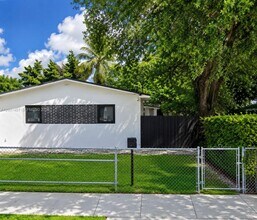 Building Photo - 7815 NW 5th Ct