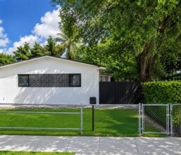 Building Photo - 7815 NW 5th Ct