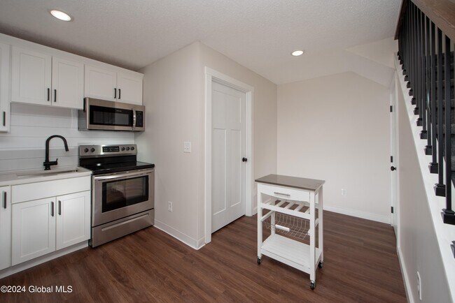 Foto del edificio - 14 Kirby Rd