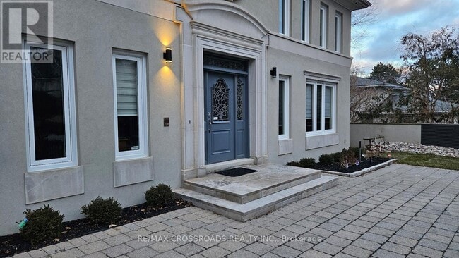 Building Photo - 200 The Bridle Path