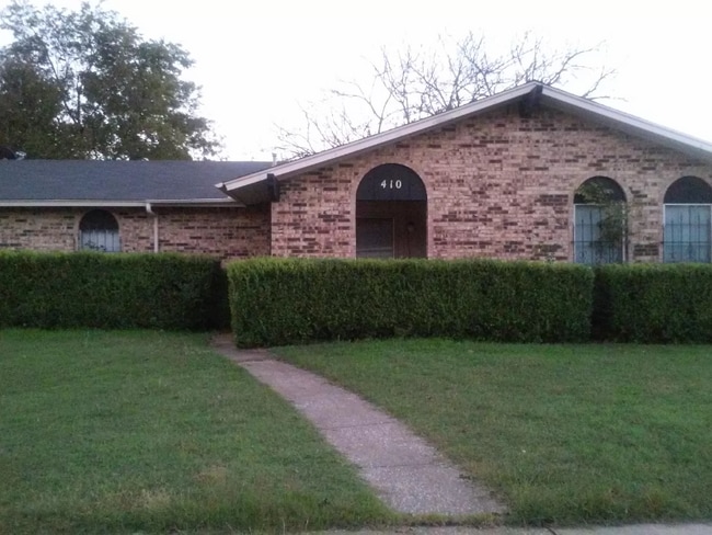 Building Photo - 410 Oleander St
