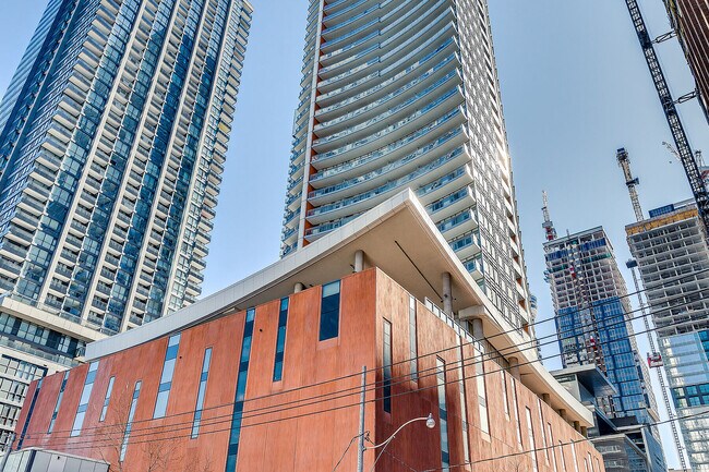 Building Photo - 21 Widmer St