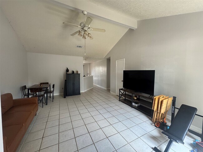 Foto del edificio - 2323 Spring Dusk Dr