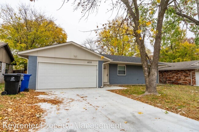 Building Photo - 3 br, 1 bath House - 6133 S 117th Ave