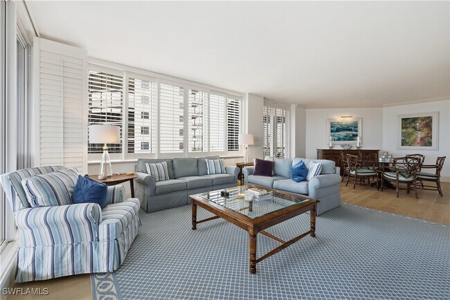 Building Photo - 8990 Bay Colony Dr
