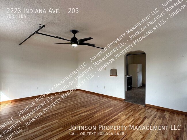 Foto del edificio - 2223 S Indiana Ave