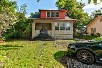 Building Photo - 321 E Duffy St