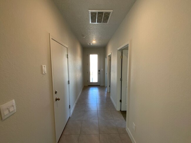 Foto del edificio - 3 Bedroom Single Story New Build in Lomas ...