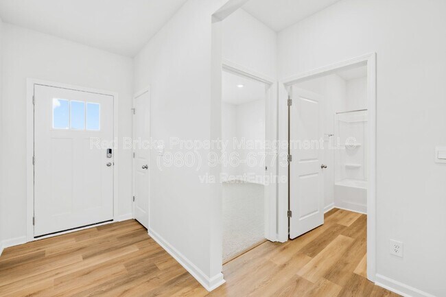 Building Photo - 1312 Secrest Cmns Dr