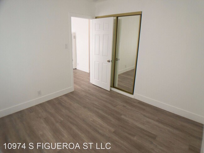 Building Photo - 10974 S Figueroa St