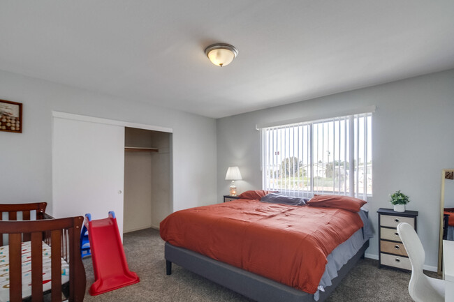 Foto del edificio - 3869 Ocean View Blvd